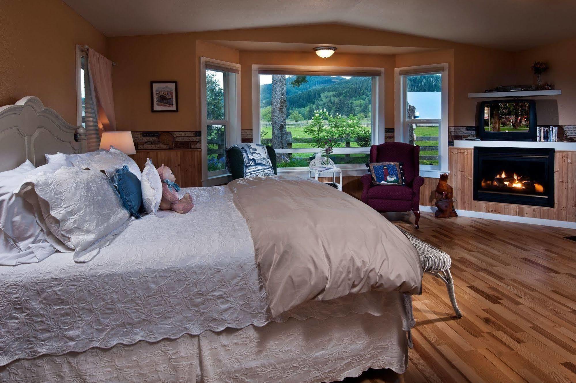Miller Tree Inn Forks Exteriér fotografie